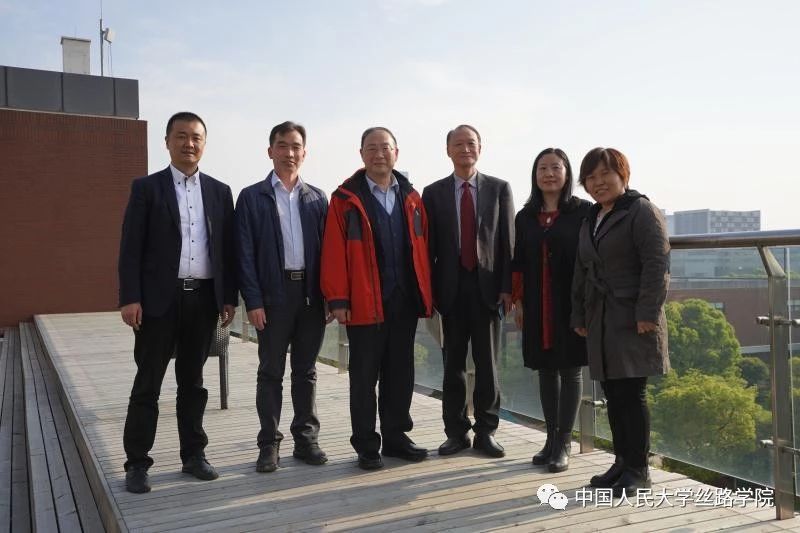 3c8255b34fdb4c1898ec406a8a906f96.jpg 金4.jpg