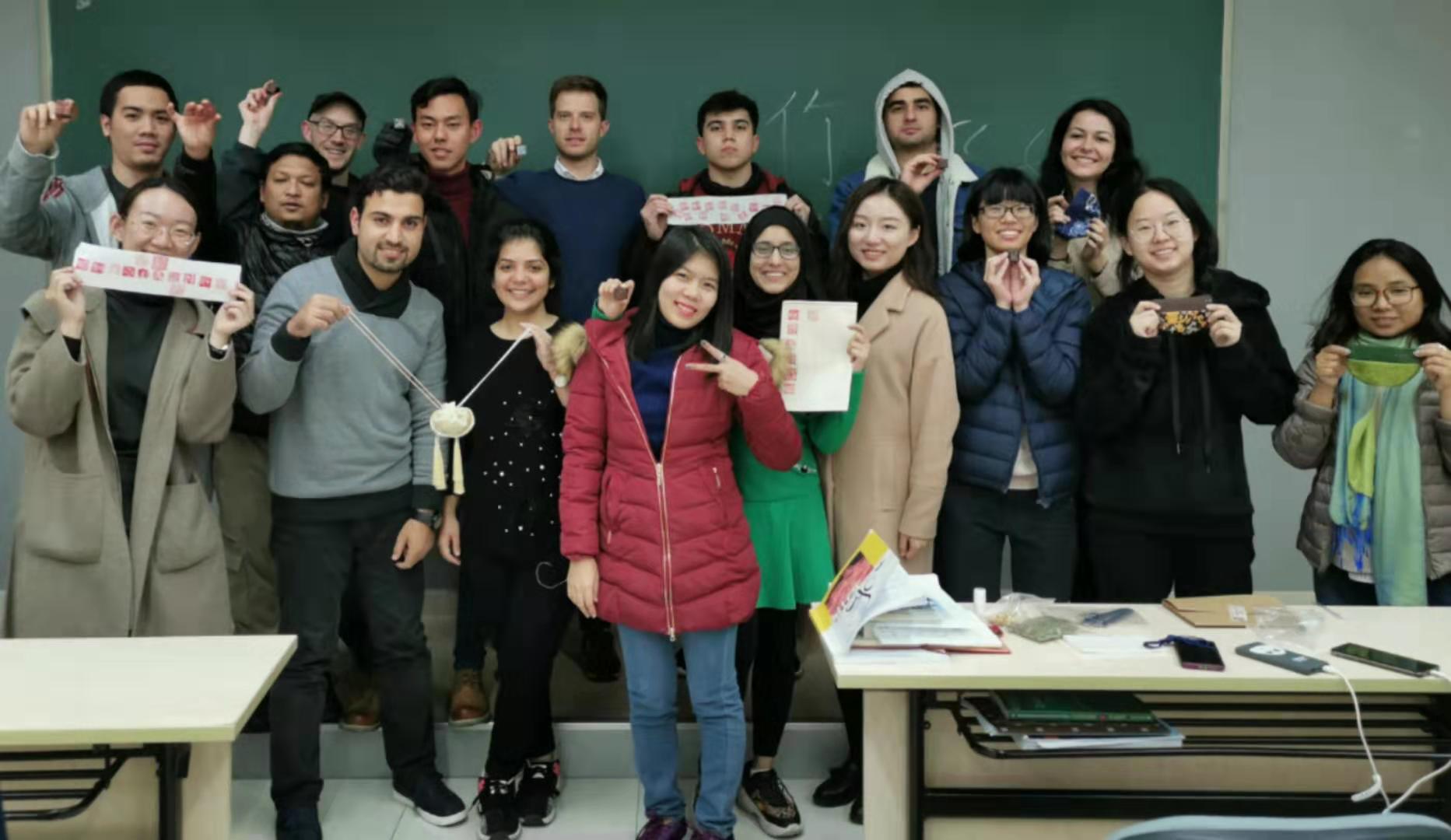 5fe3b31c946d4187abac2a7ebf2d3c64.jpg 汉语角.jpg